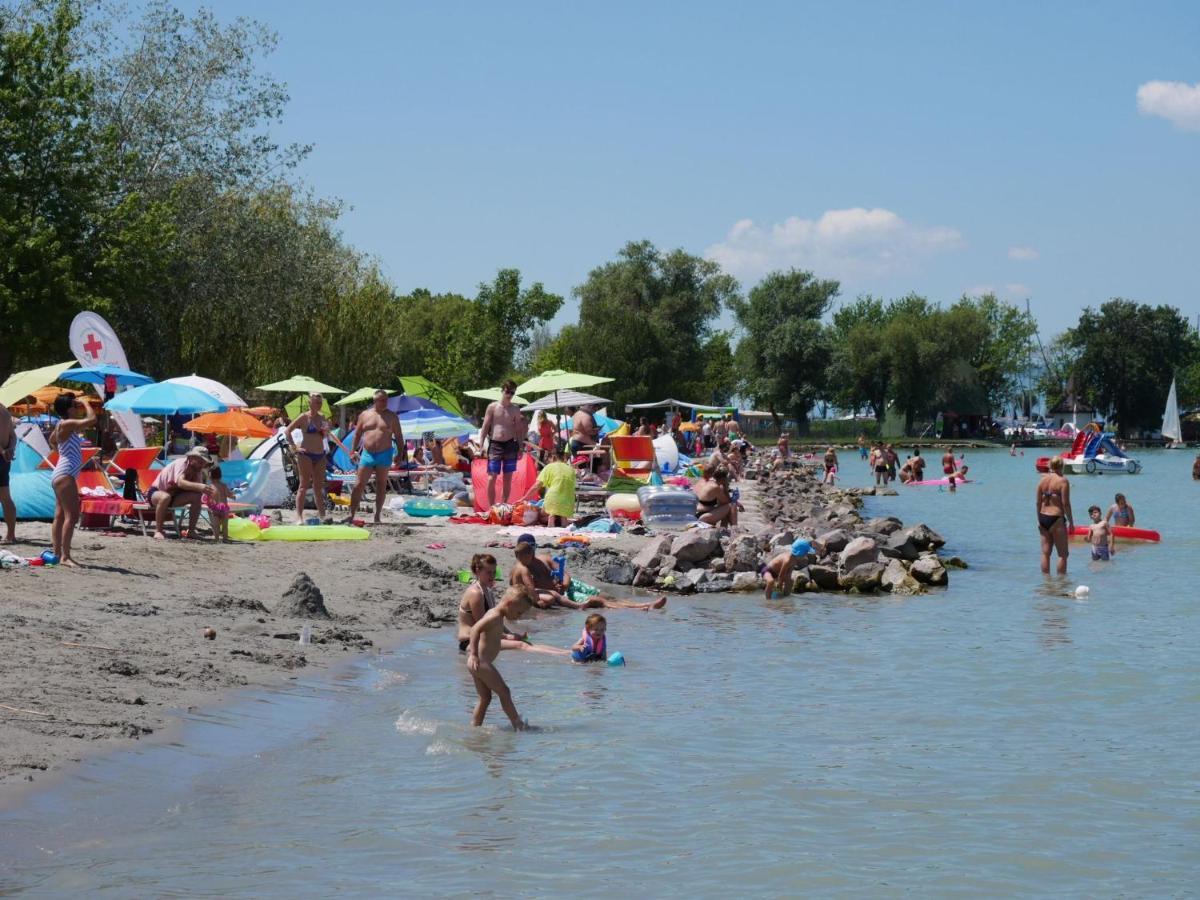 Apartment In Balatonlelle 40765 ภายนอก รูปภาพ
